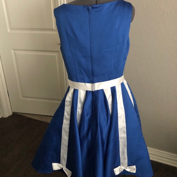 ❌Sold❌Cute Blue and White Bow Dress - Picture 3 of 4